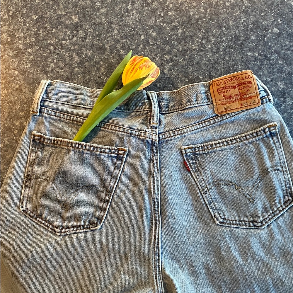 Vintage Levi's Light Wash 505 Straight Jeans - Light Blue - Picture 4 of 4